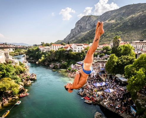 Rhiannan Iffland zmaga v Mostarju – deveti naslov Red Bull Cliff Diving World Series.