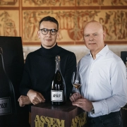 Predstavitev vrhunskega penečega vina Assemblage na ekskluzivnem dogodku v restavraciji Strelec.