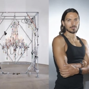 Preoblikovan kristalni lestenec Zénith Baccarat kot umetniška instalacija sodobnega oblikovanja.