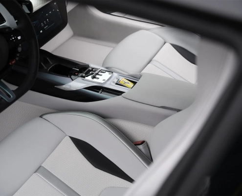 Notranjost Ferrari 12Cilindri Tailor Made z unikatno personalizacijo in luksuznimi materiali.