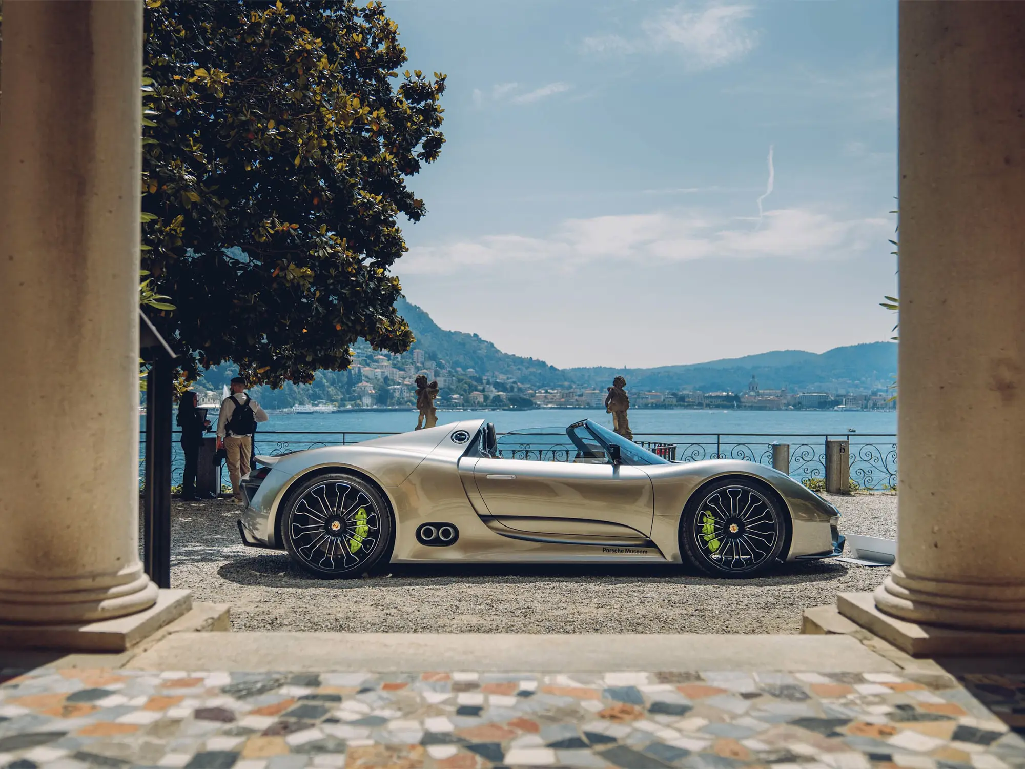 Porsche modeli na dogodku Fuori Concorso 2026 ob jezeru Como