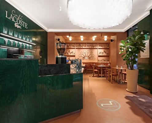 Café Lacoste Pariz na aveniji Franklin D. Roosevelt
