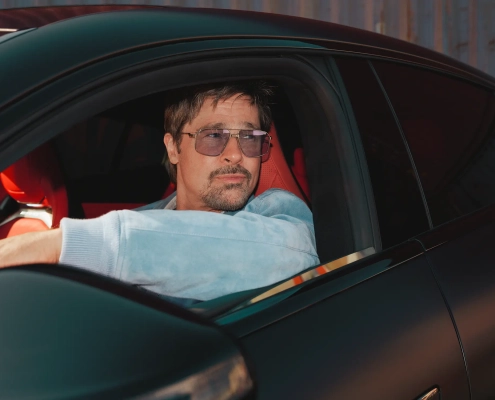 Brad Pitt in Mercedes